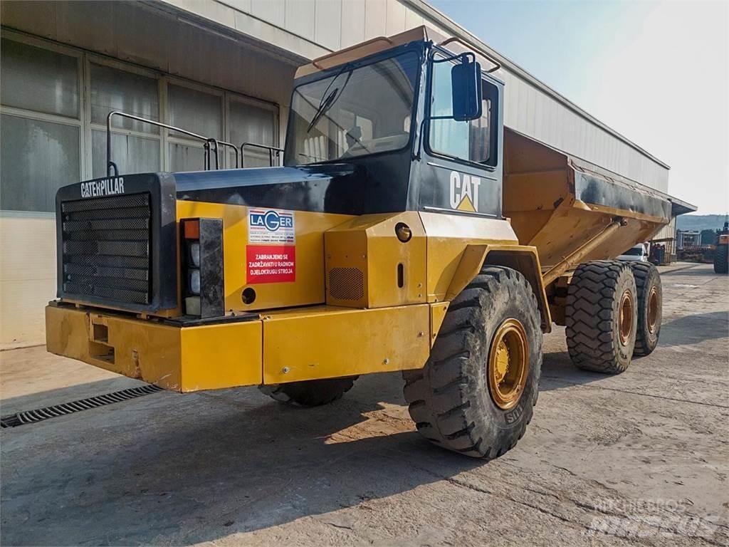 CAT D250E Зчленовані самоскиди