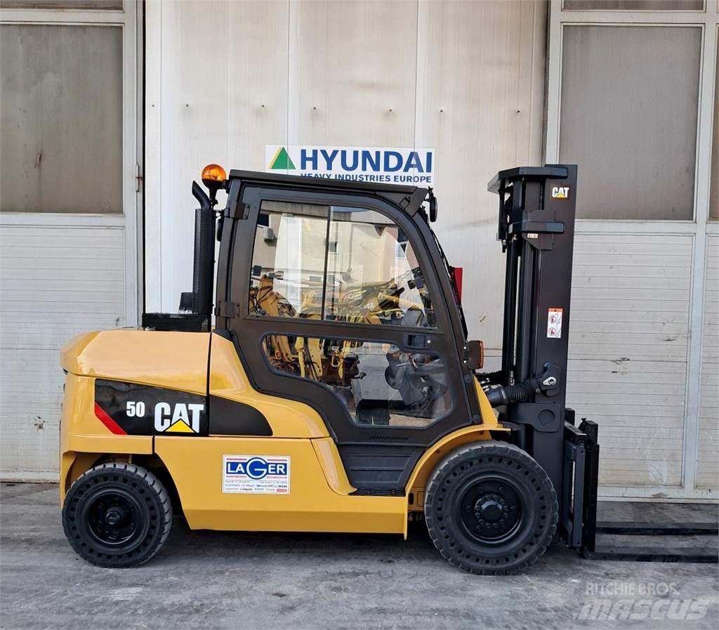 CAT DP50N Дизельні навантажувачі