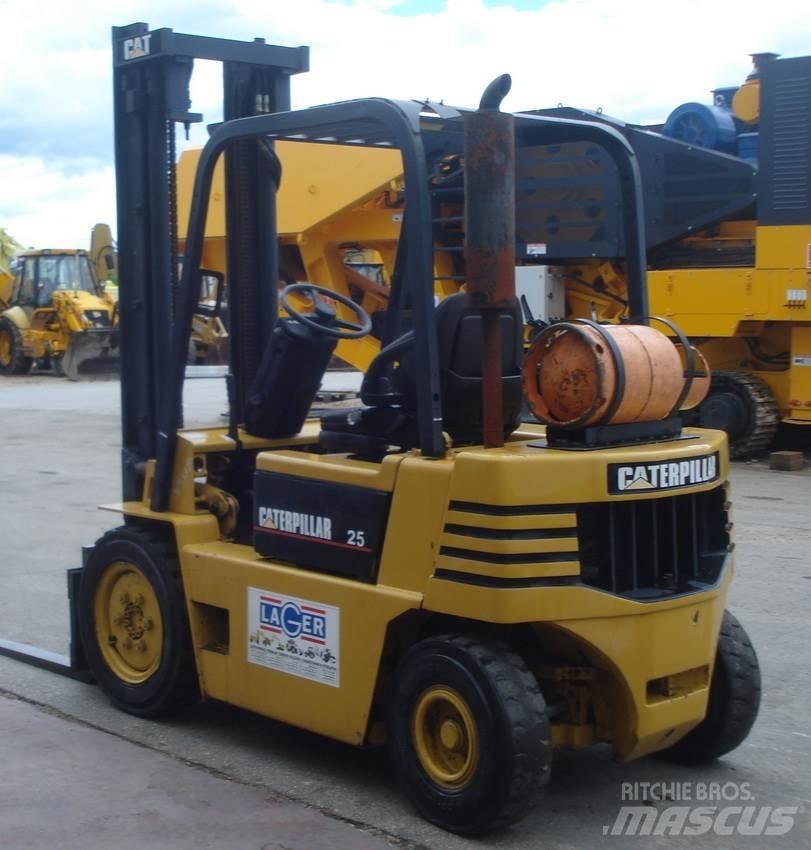 CAT GP25-2 Газові навантажувачі