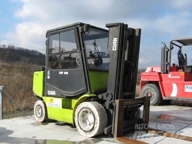 Clark CGP30 Газові навантажувачі