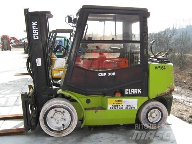 Clark CGP30 Газові навантажувачі