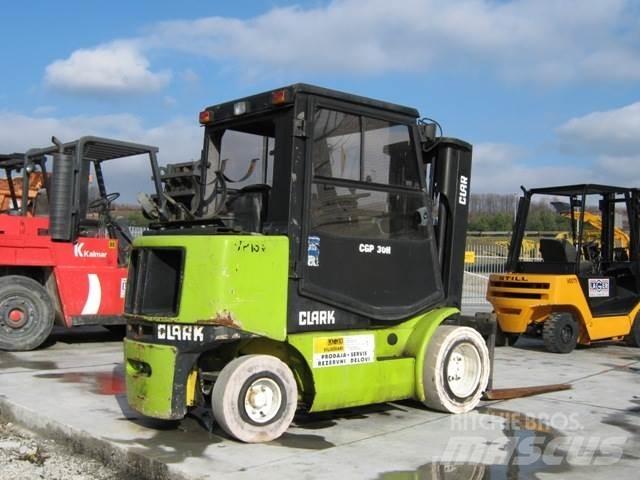 Clark CGP30 Газові навантажувачі