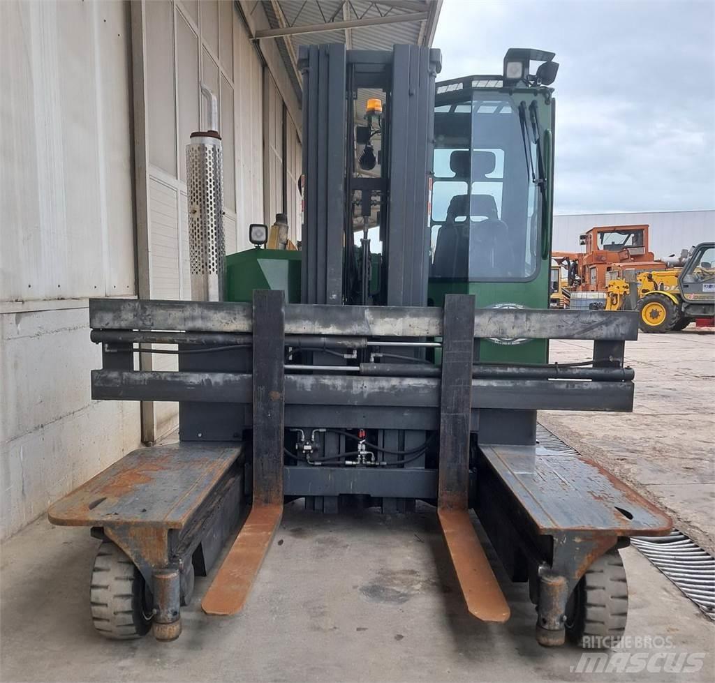 Combilift C3000 Газові навантажувачі