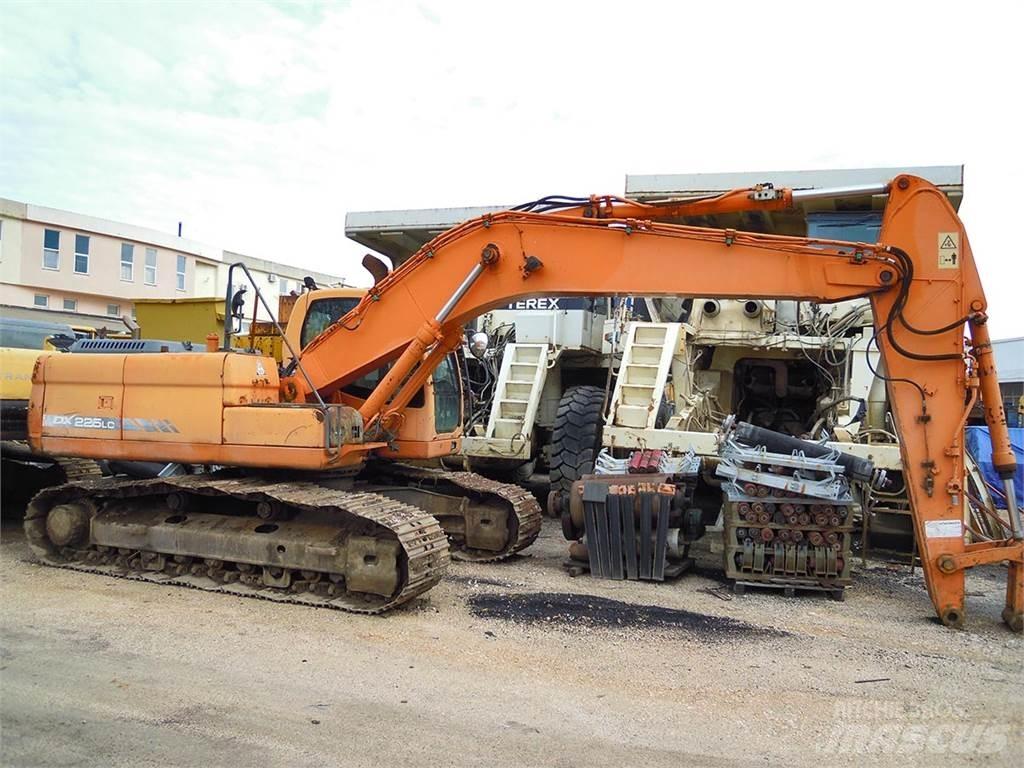 Doosan DX225LC Гусеничні екскаватори