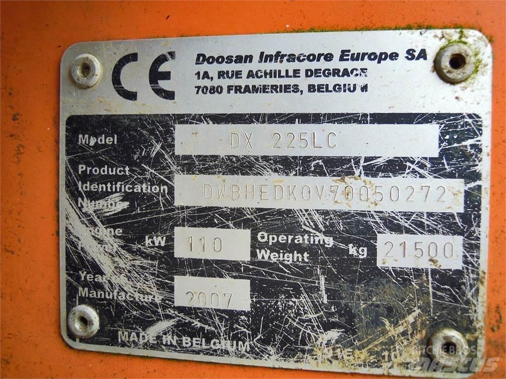 Doosan DX225LC Гусеничні екскаватори