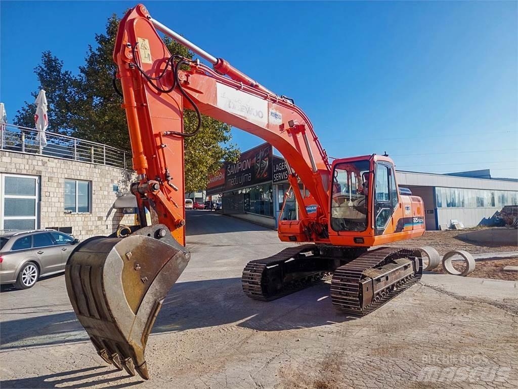 Doosan SOLAR 225NLC-V Гусеничні екскаватори