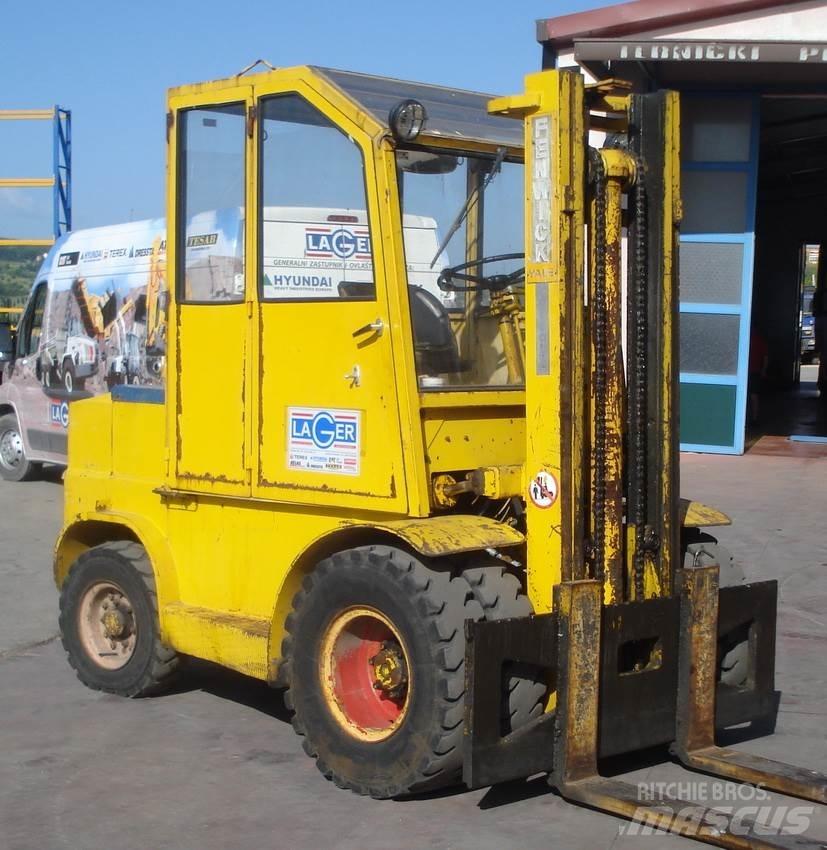 Fenwick DBPJ-405  92 Дизельні навантажувачі