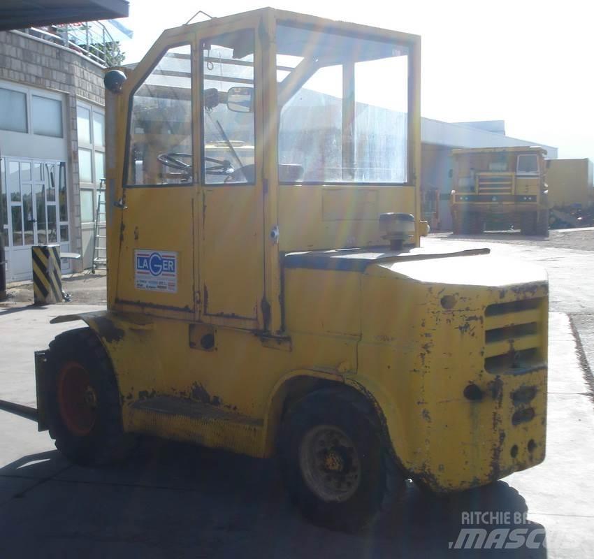 Fenwick DBPJ-405  92 Дизельні навантажувачі