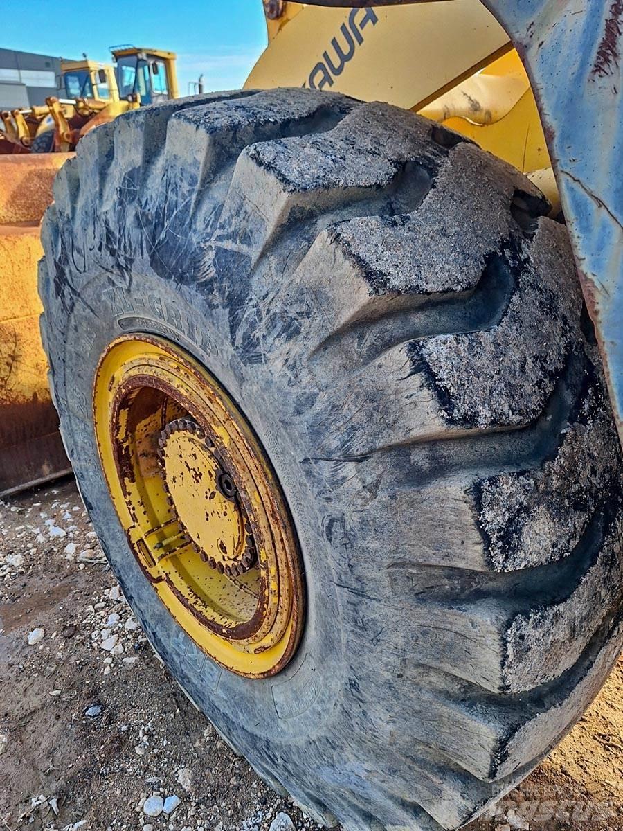  FURUKAVA 345 Фронтальні навантажувачі