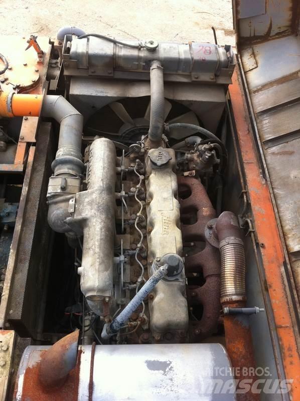 Hitachi UH 103 Гусеничні екскаватори