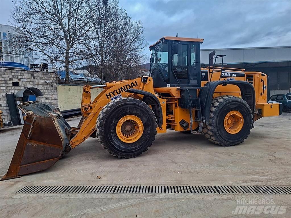 Hyundai HL780-9A Фронтальні навантажувачі