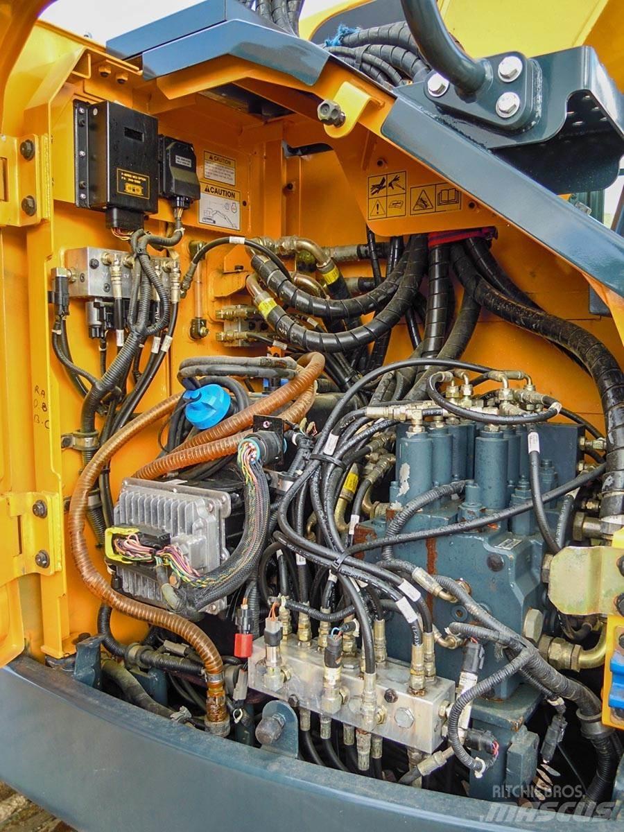 Hyundai HX145LCR Гусеничні екскаватори