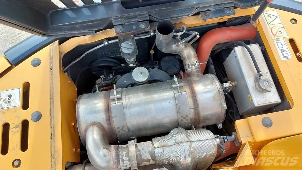 Hyundai HX145LCR Гусеничні екскаватори