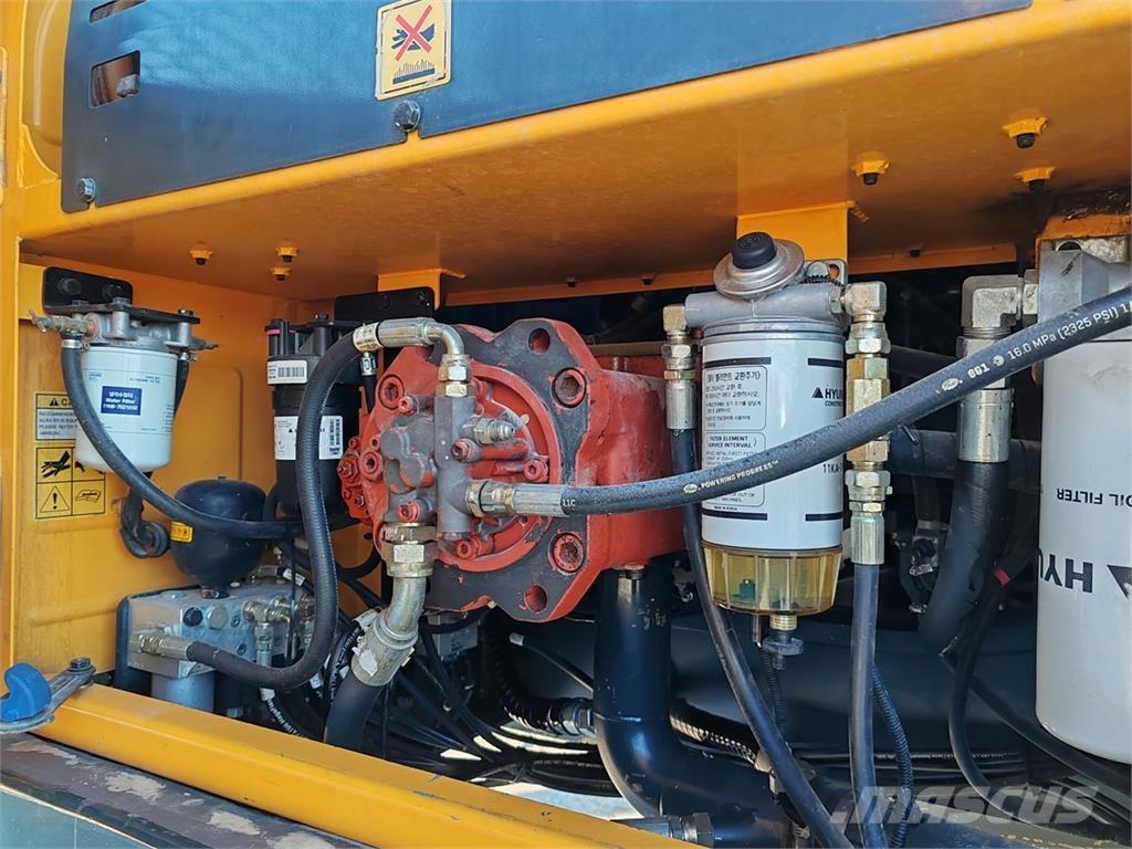 Hyundai HX330L Гусеничні екскаватори