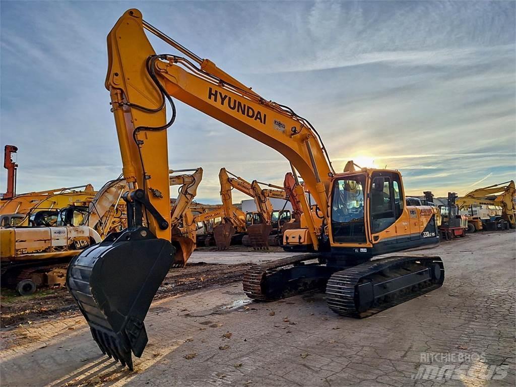 Hyundai R220LC-9S Гусеничні екскаватори