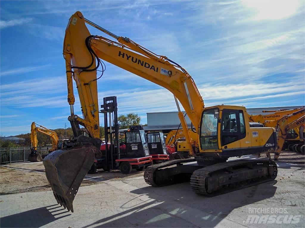 Hyundai R250LC-7 Гусеничні екскаватори