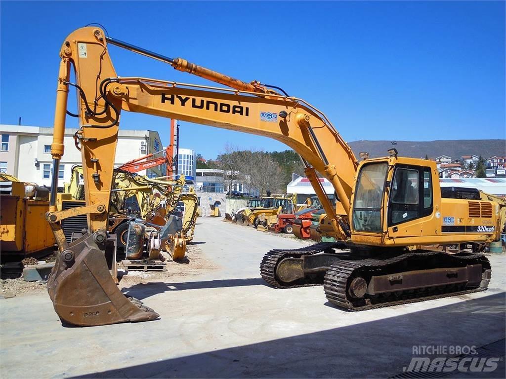 Hyundai R320NLC-7A Гусеничні екскаватори