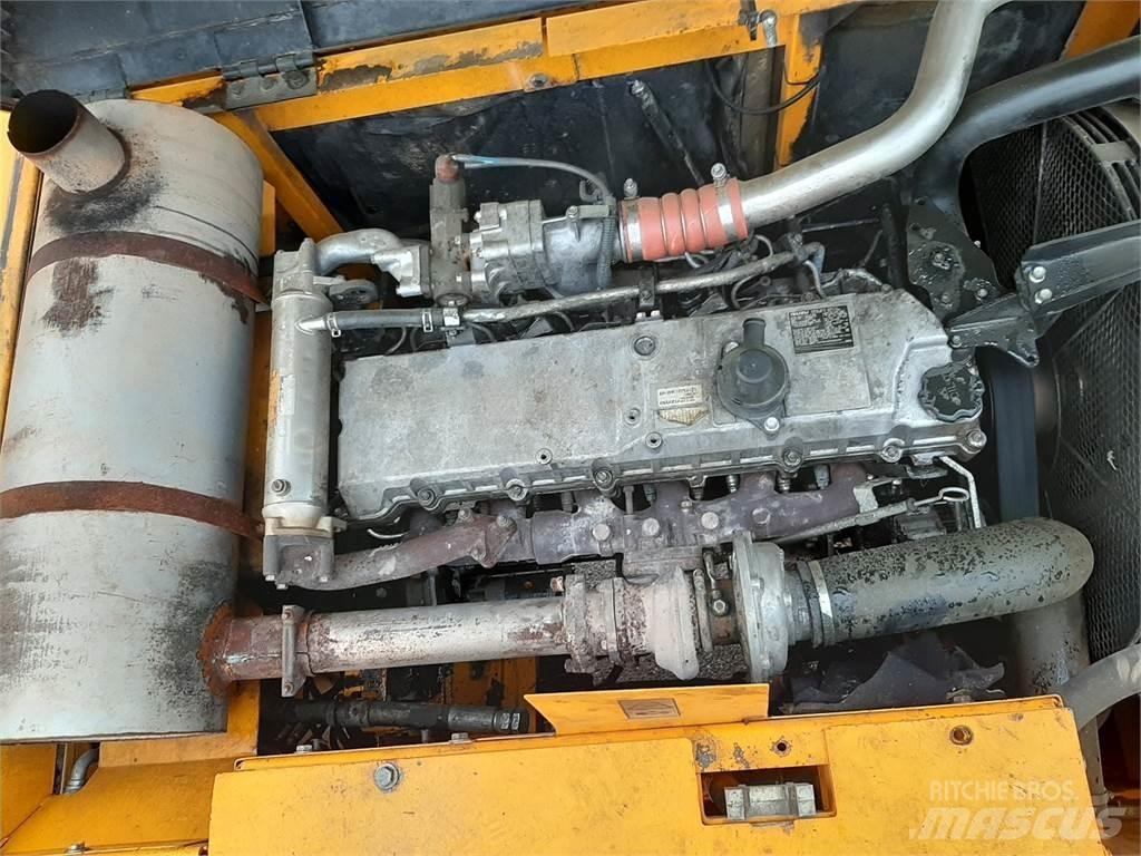 JCB JS330NL Гусеничні екскаватори