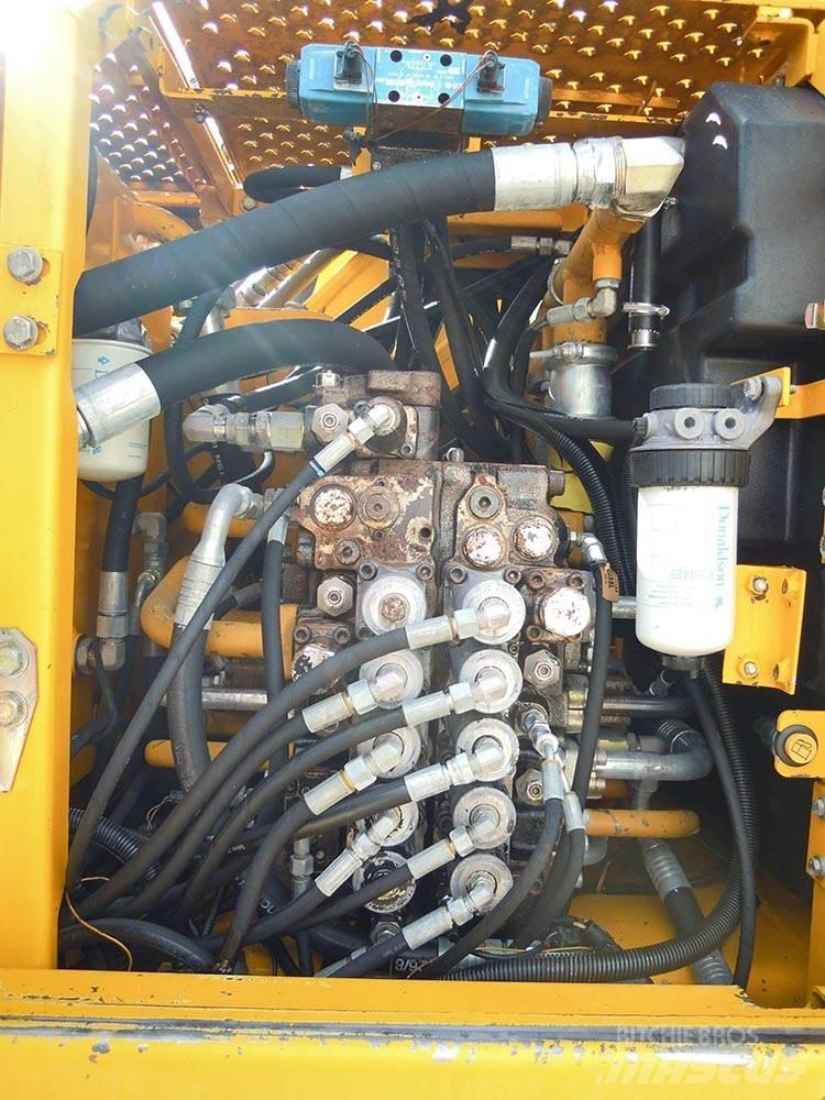 JCB JZ255NC Гусеничні екскаватори