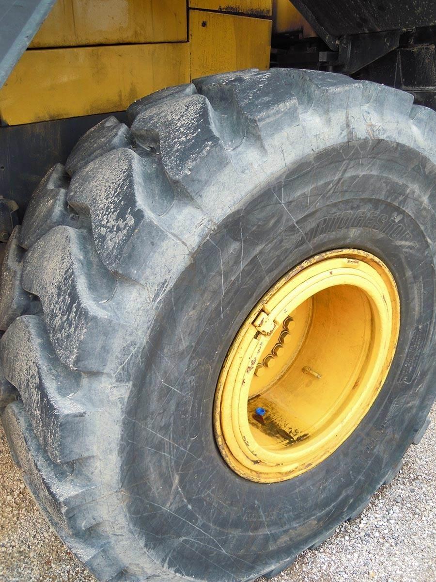 Komatsu WA430- 6E0 Фронтальні навантажувачі