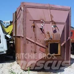  KOŠ SA DODAVAČEM Контейнери та завантажувальні ковші