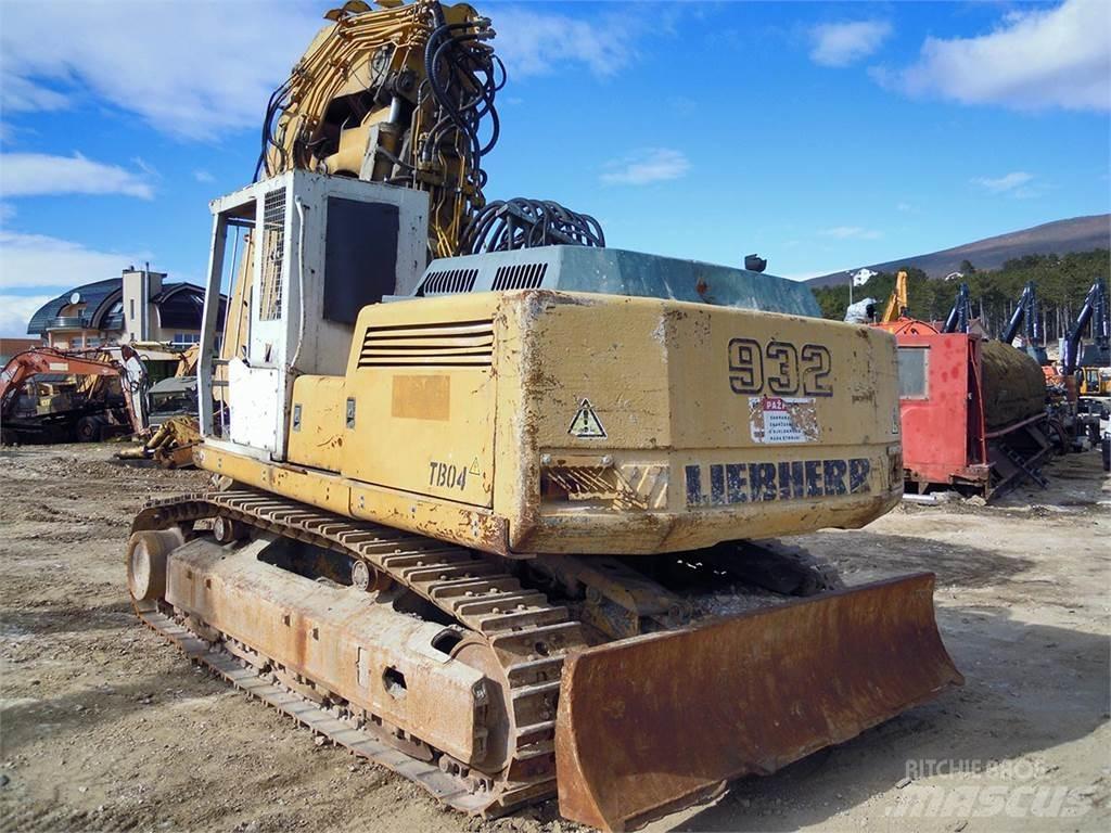 Liebherr R932 T Гусеничні екскаватори