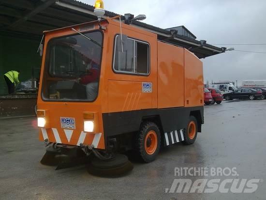 Mfh 2100D Прибиральні машини