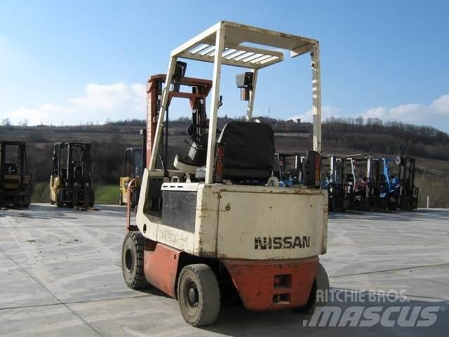 Nissan M01L15 Електронавантажувачі