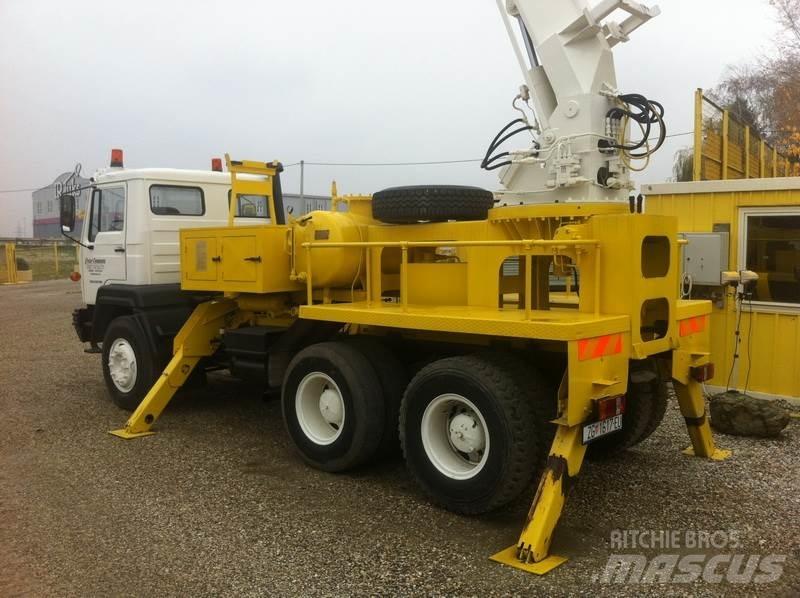 TAM 260T 32 Колінчаті підйомники