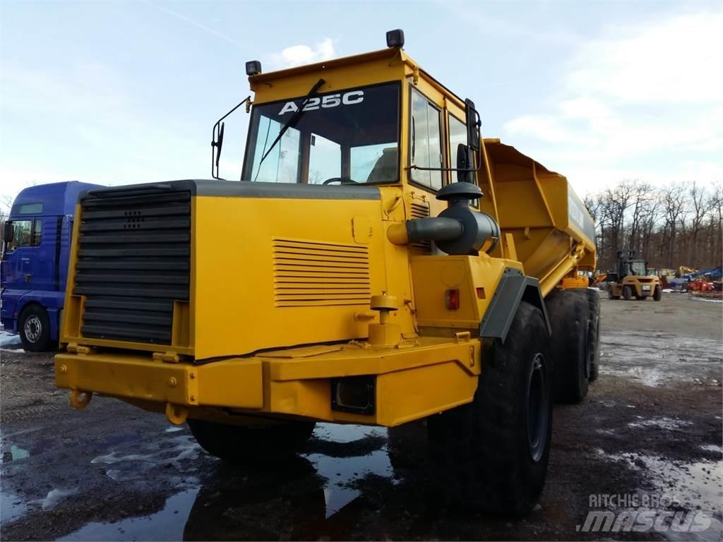 Volvo A25 Зчленовані самоскиди