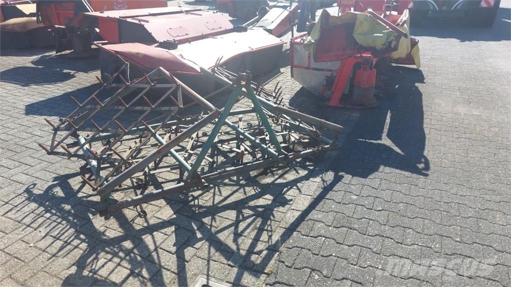  Eg Інші землеоброблювальні машини і додаткове обладнання