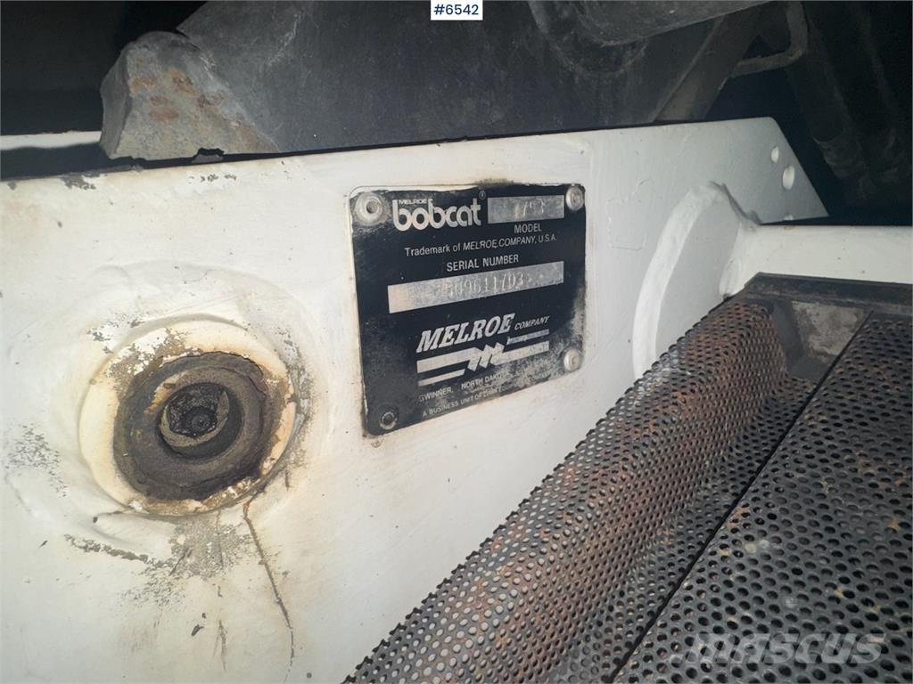 Bobcat 7753 Багатофункціональне обладнання для вантажних і землекопальних робіт