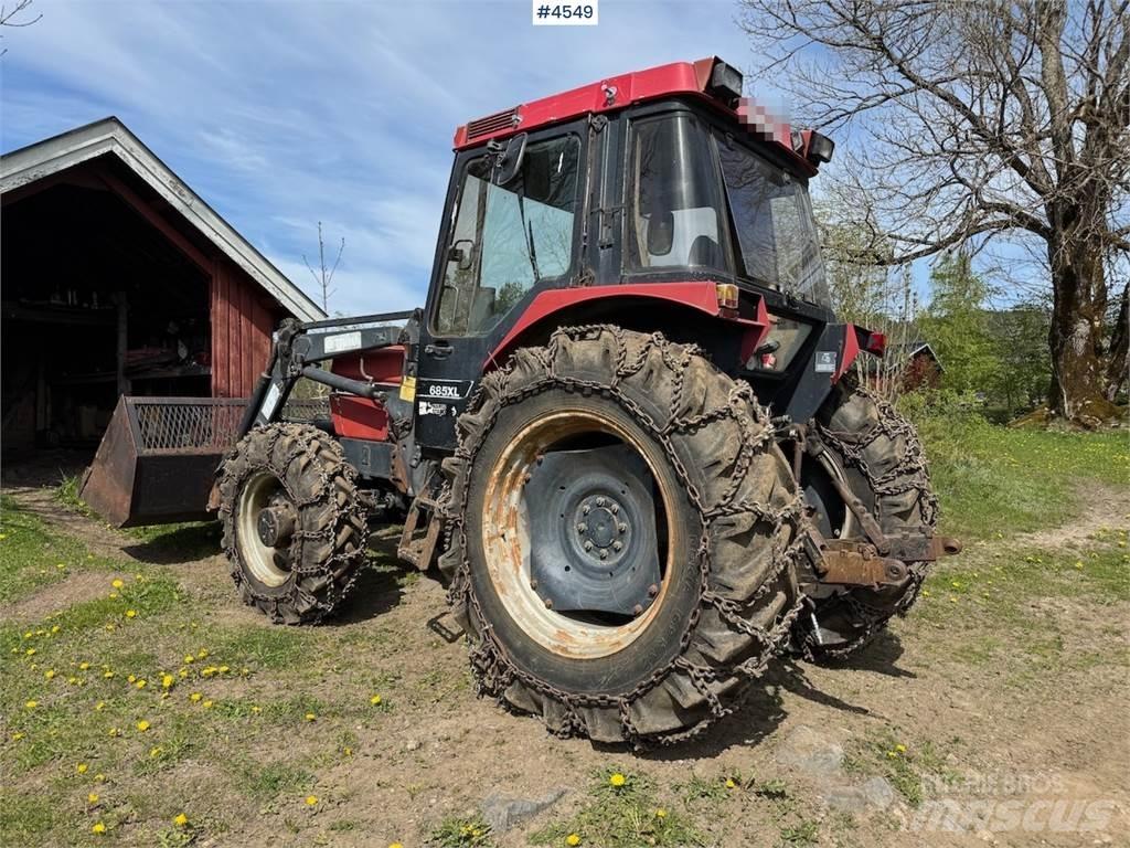 CASE 685 XL Трактори