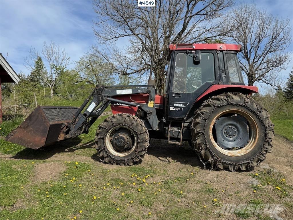 Case IH 685 XL Трактори