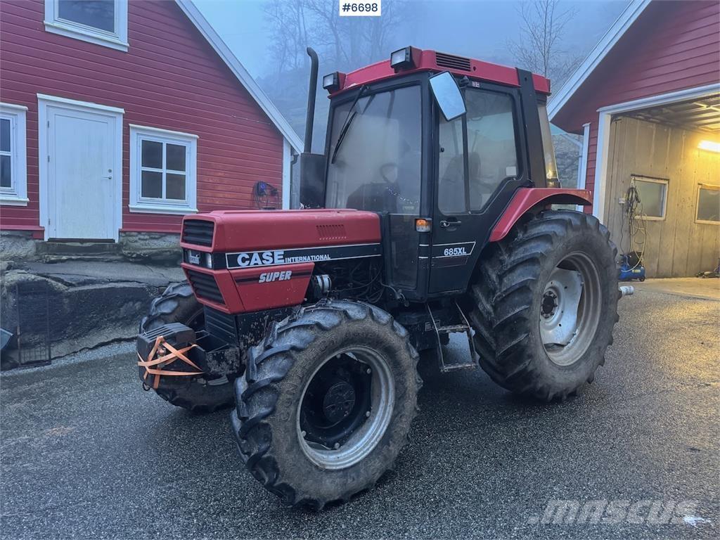 Case IH 685 XL Трактори