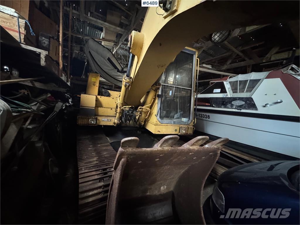 CAT 205 LC Гусеничні екскаватори