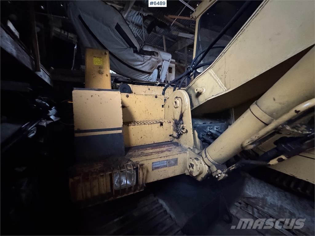 CAT 205 LC Гусеничні екскаватори