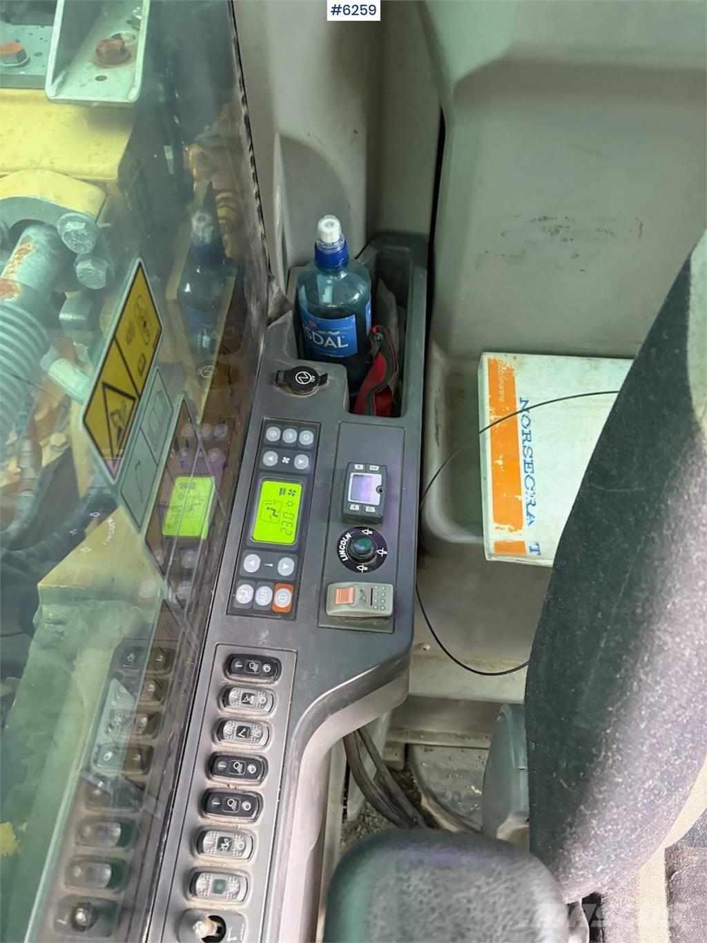 CAT 324 E Гусеничні екскаватори