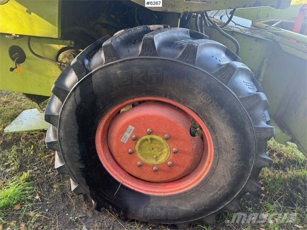 CLAAS Consul Зернозбиральні комбайни