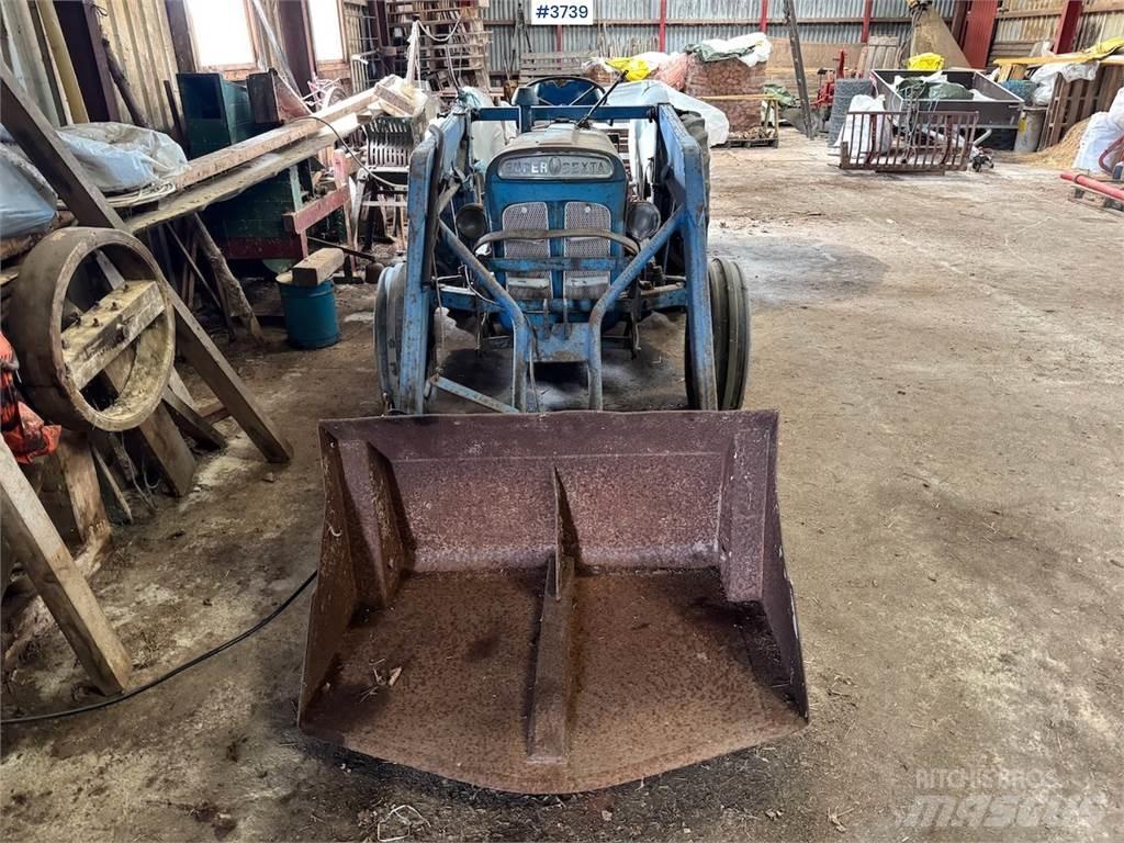 Ford Super Dexta Трактори