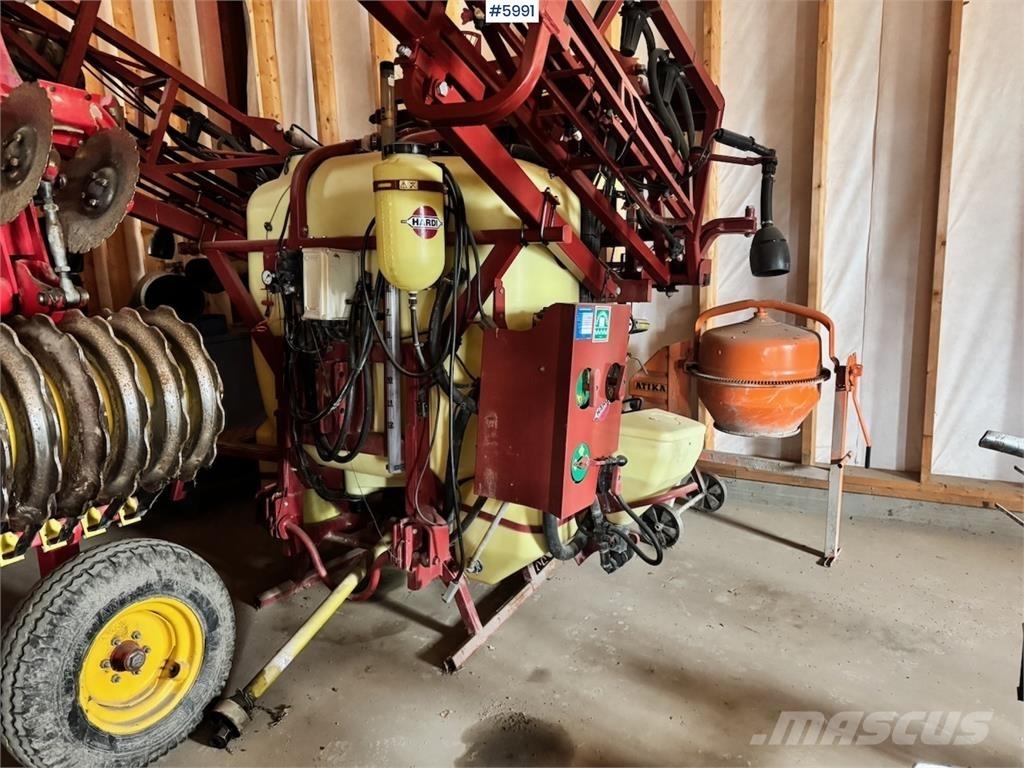 Hardi åkersprøyte Причіпні обприскувачі