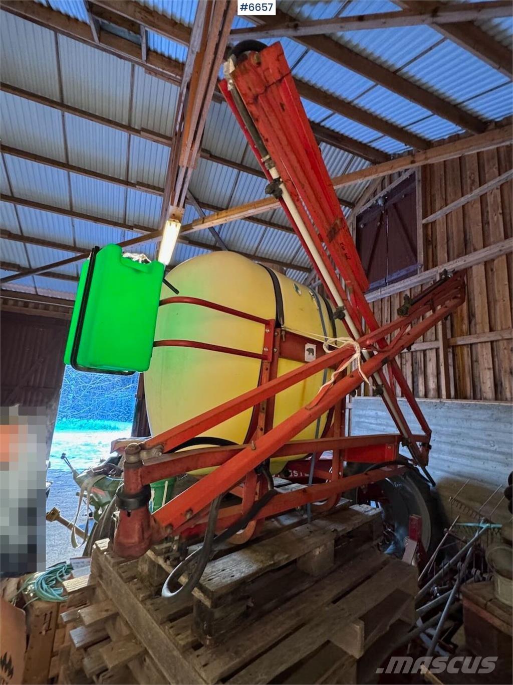 Hardi åkersprøyte Причіпні обприскувачі