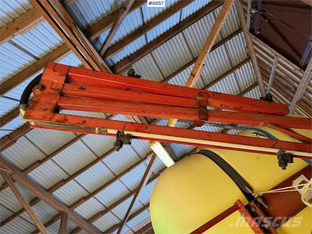 Hardi åkersprøyte Причіпні обприскувачі