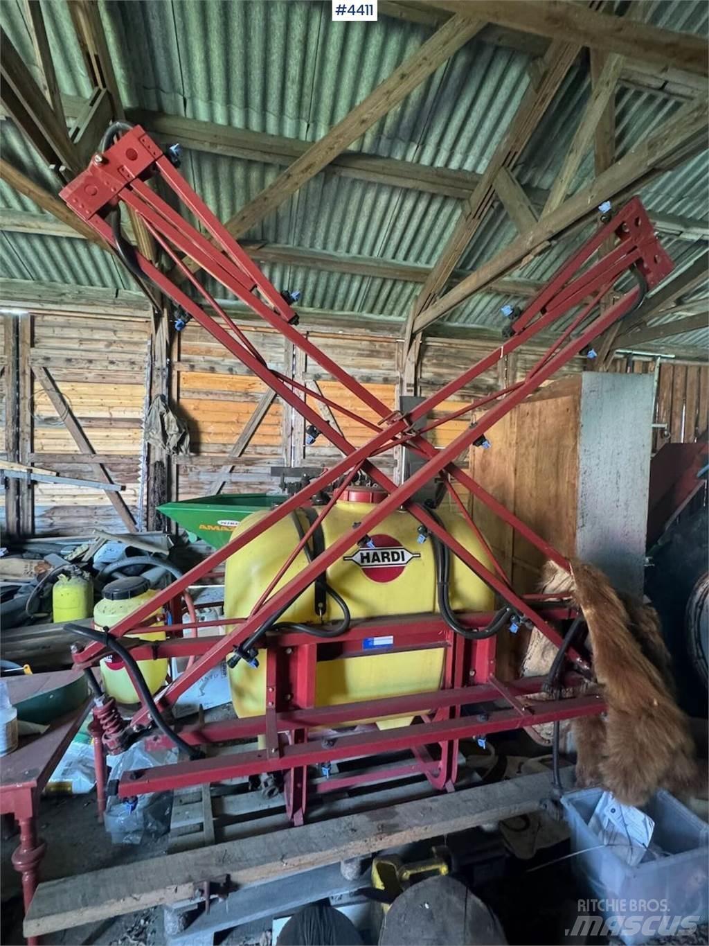 Hardi NK 400 Причіпні обприскувачі