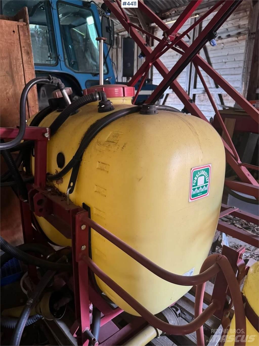 Hardi NK 400 Причіпні обприскувачі