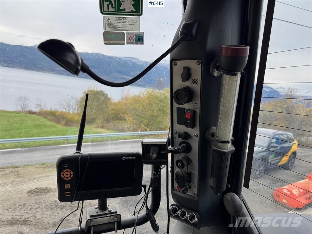 JCB 8310 Fastrac Трактори