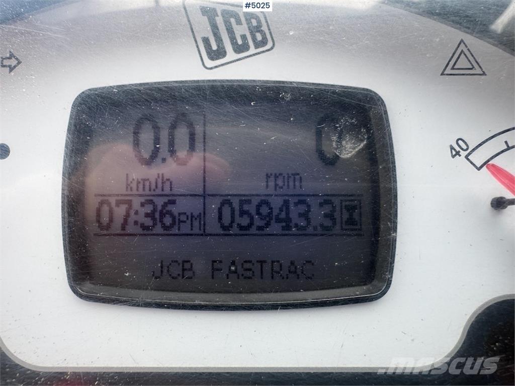 JCB Fastrac 7230 Трактори
