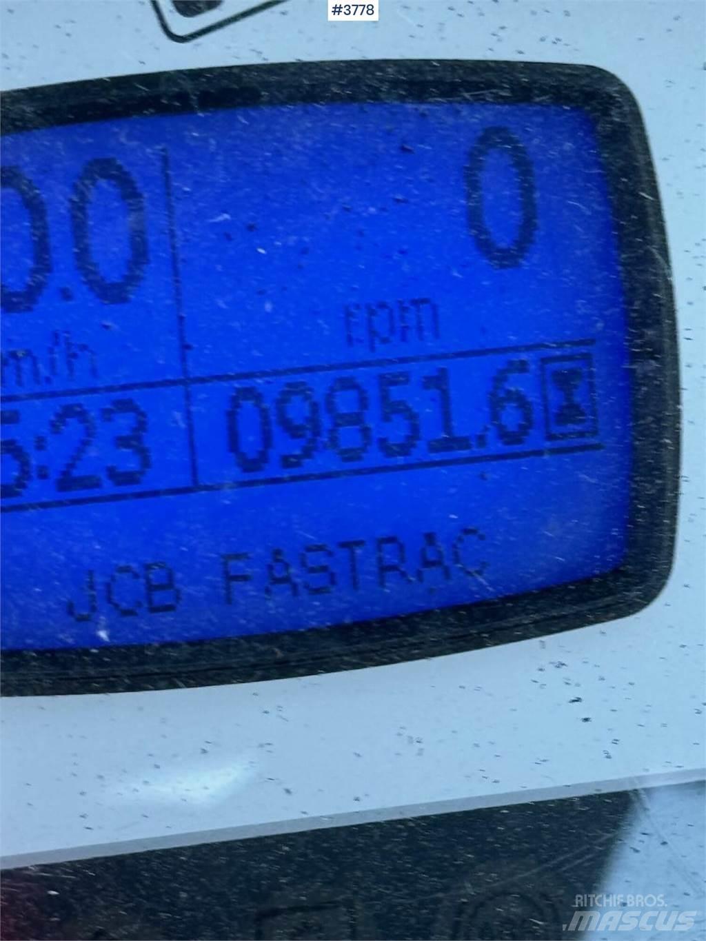 JCB Fastrac 8250 Трактори