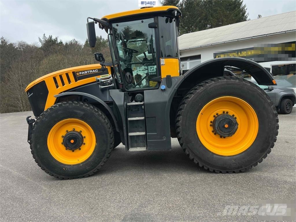 JCB Fastrac 8330 Трактори