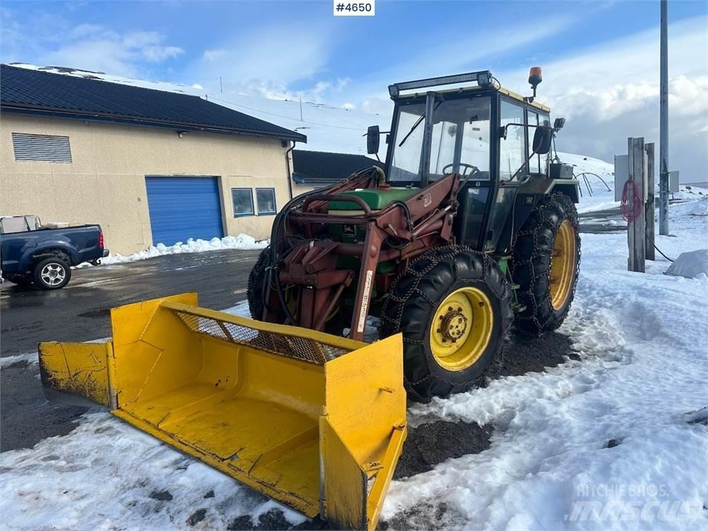 John Deere 2040 Трактори